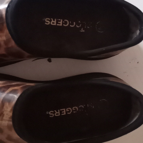 Sloggers - Picture 6 of 6